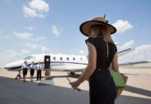 Jets privados: cómo viajar con lujo y privacidad jet privado interior lujo